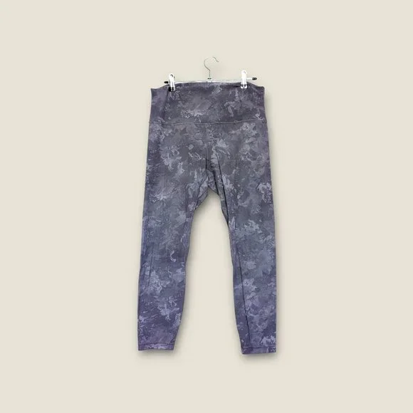 Lululemon Gym Leggings - Size CA12 - Like New - High Rise Fit - Picture 3 of 5